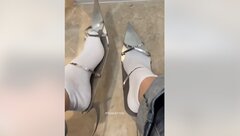 Đôi guốc đi 100 năm không sợ hỏng