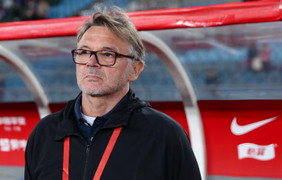 Thua bạc nhược Indonesia, tuyển Việt Nam đang 'chết chìm' với HLV Troussier