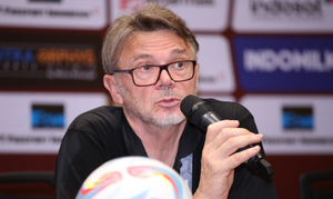 HLV Troussier: Nhật Bản cũng thủng lưới giống tuyển Việt Nam