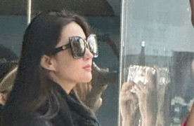 Ảnh chụp trộm không dìm được nhan sắc Lưu Diệc Phi