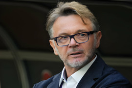 HLV Troussier đăng tâm thư nhận trách nhiệm, nói lời xin lỗi CĐV Việt Nam