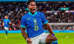Sao trẻ 17 tuổi tỏa sáng giúp tuyển Brazil đánh bại Anh