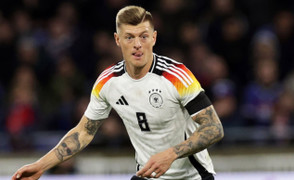 Vừa trở lại, Toni Kroos giúp tuyển Đức đánh bại Pháp