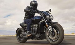 Khám phá mô tô 'khủng' Triumph Rocket 3 Storm R và GT bản nâng cấp