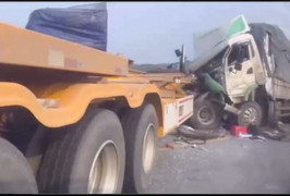 Lại tai nạn trên cao tốc Cam Lộ - La Sơn, ách tắc kéo dài