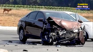 Ô tô phóng như bay qua ngã tư, tông văng xe bán tải