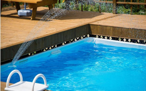 Đi bơi một mình, bé gái tử vong do bị hút vào ống thoát nước