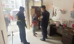 Sợ bị phạt vì chán học, cậu bé gọi cảnh sát tố cáo bố, nào ngờ bố có tội