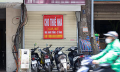 Hàng chục cửa hàng trên đất vàng phố Huế, Hà Nội đóng cửa, treo biển cho thuê