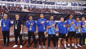 HLV ngoại đến rồi đi, người Việt Nam chịu trách nhiệm với nền bóng đá của mình