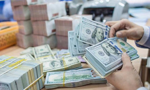 Giá USD ngân hàng tăng mạnh, có nơi vượt 25.000 đồng/USD