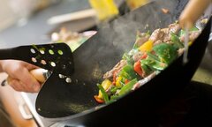 Bí quyết của đầu bếp giúp các món xào thơm ngon