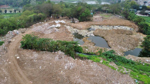 Bãi rác thải lớn giữa lòng Hà Nội hiện ra sao?