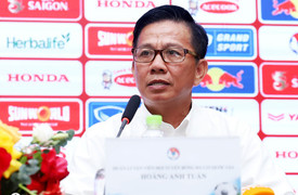 HLV Hoàng Anh Tuấn chọn cầu thủ U23 Việt Nam theo danh sách của ông Troussier