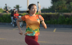 Nguyễn Thị Oanh hối hả tập luyện, sẵn sàng bảo vệ ngôi hậu Tiền Phong Marathon