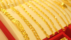 Giá vàng hôm nay 30/3: Thế giới giữ mức cao, trong nước giảm nhẹ