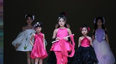 Mẫu nhí Việt gây ấn tượng tại Tuần lễ thời trang Thượng Hải