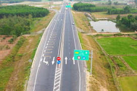 Bao giờ cao tốc Cam Lộ - La Sơn được mở rộng lên 4 làn xe?