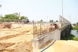 Vướng mặt bằng, cầu hàng trăm tỷ đồng ở Quảng Nam thi công kiểu 'rùa bò'