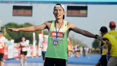 Tiền Phong Marathon 2024: Nguyên Thanh, Ngọc Hoa khẳng định đẳng cấp