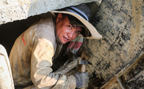 Nắng nóng gay gắt trên 38 độ C ở Bắc Bộ và Trung Bộ kéo dài nhiều ngày