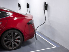 Các bước tự sạc xe ô tô điện tại nhà