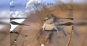 Xe tăng M1 Abrams bị phá hủy ngay trong lần đầu đối mặt với UAV Lancet của Nga