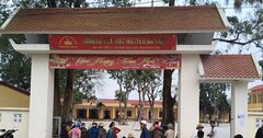 Tạm dừng sáp nhập trường sau khi hàng trăm phụ huynh đồng loạt cho con nghỉ học