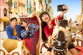 Đến thiên đường hò hẹn Grand World để 'đi khắp thế gian cùng người thương'