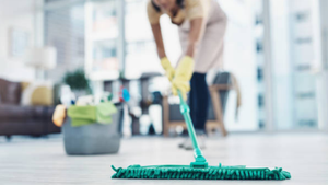 Lau nhà khi trời nồm, hãy thêm thứ này vào để nhà sạch bóng