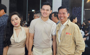 HLV Hoàng Anh Tuấn, trợ lý của ông Troussier đến dự đám cưới Quang Hải