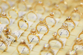 Giá vàng nhẫn chinh phục đỉnh hơn 74 triệu đồng/lượng, người mua lãi lớn