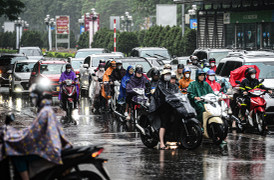 Nhiều khu vực trên cả nước ngày nắng nóng, chiều tối mưa dông