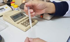 Gửi tinh trùng vào ngân hàng chờ làm bố