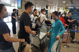 Lễ ngày nào nghỉ ngày đó, sao phải hoán đổi? 