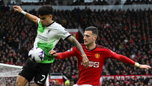 Trực tiếp bóng đá Man Utd 2-2 Liverpool: Salah gỡ hòa