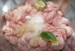 Cách rửa lòng non hết sạch mùi hôi