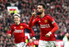 Hòa Liverpool, HLV Ten Hag mắng học trò 'ngu ngốc'