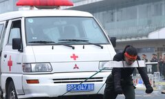 Thót tim cảnh nữ đặc nhiệm khổ luyện đao kề cổ kéo ô tô, tay không công phá gạch