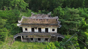 Vì sao dinh thự của 'bạo chúa miền Trung' bị bỏ hoang đến rợn người? 