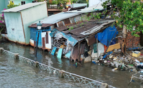 Bờ kè Thanh Đa sau 9 tháng sạt lở: Ngủ không dám đóng cửa, thấp thỏm lo nhà sập