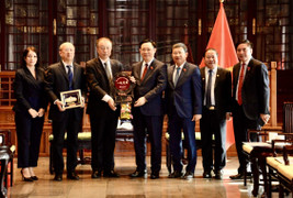 Chủ tịch Quốc hội Vương Đình Huệ tiếp lãnh đạo các Tập đoàn lớn của Trung Quốc