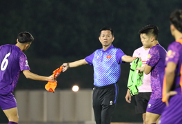 U23 Việt Nam tập buổi đầu tiên vào ban đêm