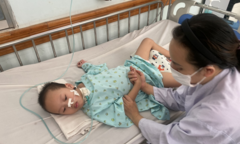 Thầy giáo bị viêm gan không dám đi khám, dành tiền chữa bệnh cho con
