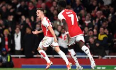 Arsenal mất oan phạt đền trong trận hòa Bayern Munich?
