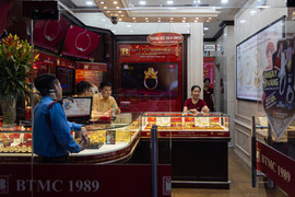 'Phố vàng' Hà Nội bất ngờ vắng khách sau nhiều ngày nóng hầm hập