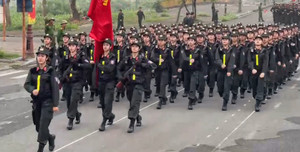 Cận cảnh nữ chiến sĩ tập duyệt binh 7 - 9km mỗi ngày