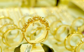 Giá vàng hôm nay 13/4: Đảo chiều giảm mạnh từ đỉnh cao kỷ lục