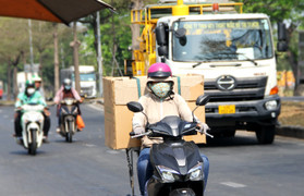 Dự báo thời tiết TP.HCM hôm nay 14/4: Nắng nóng gay gắt, chỉ số UV cao