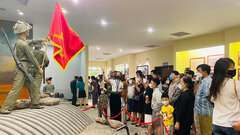 Khách đổ xô đi Điện Biên, doanh nghiệp liên tục mở tour
